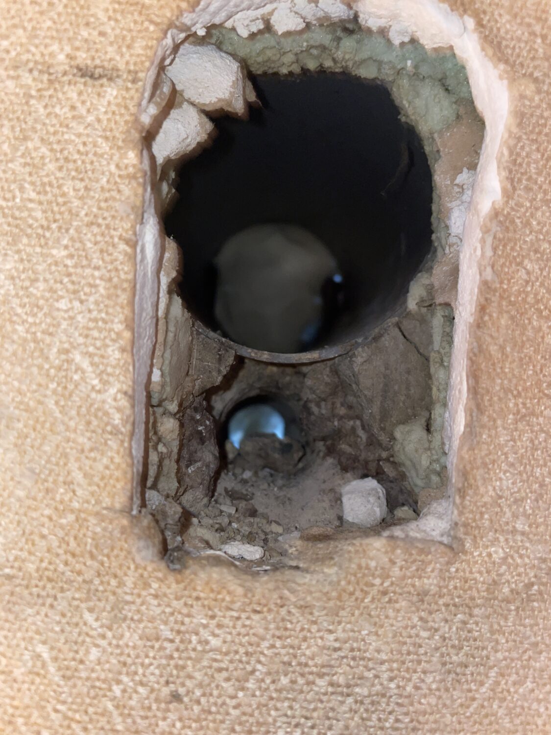 エアコン水漏れたり!