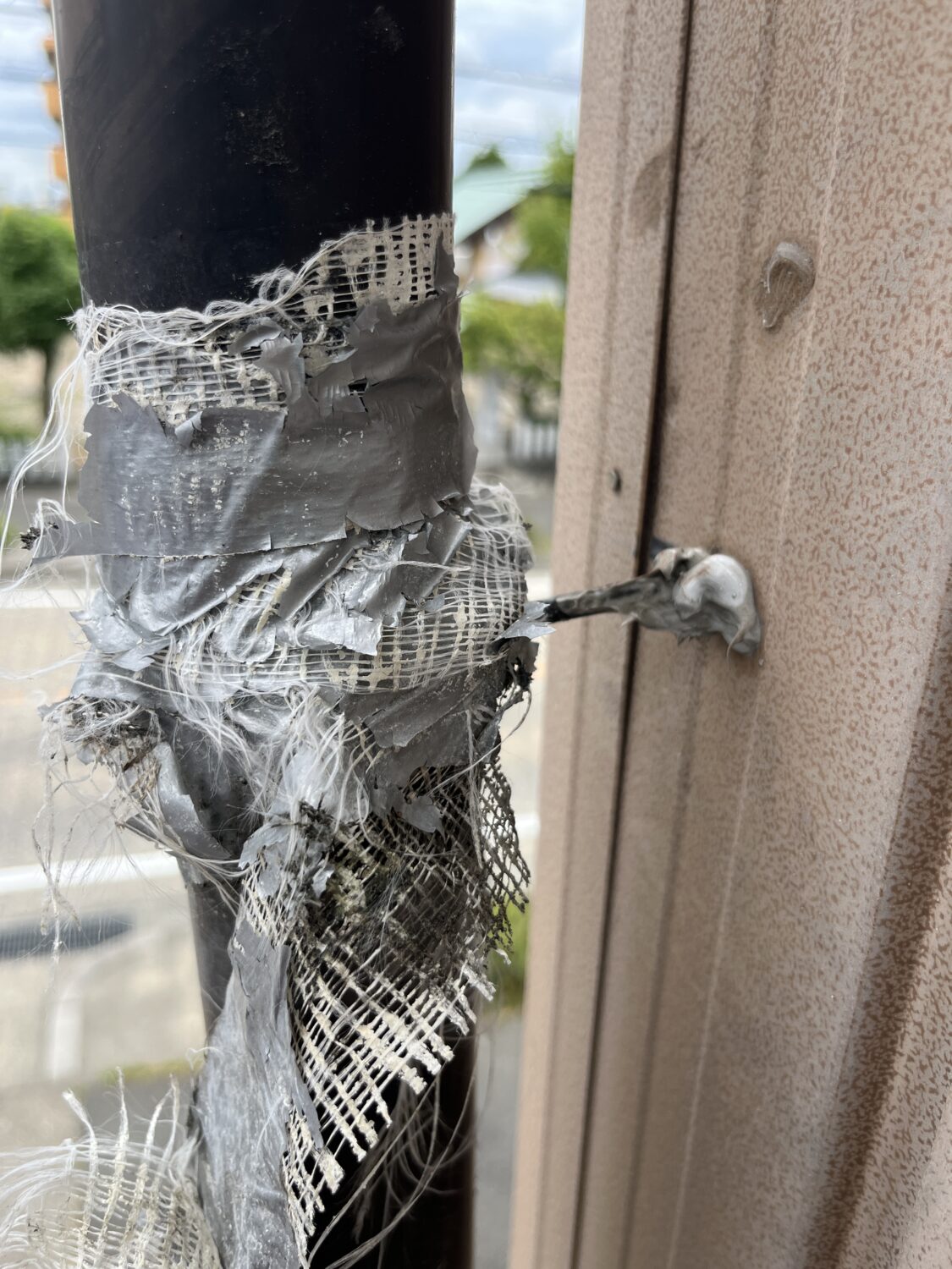 台風前に雨樋補修